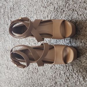 TAN PLATFORM PEEP TOE PUMPS